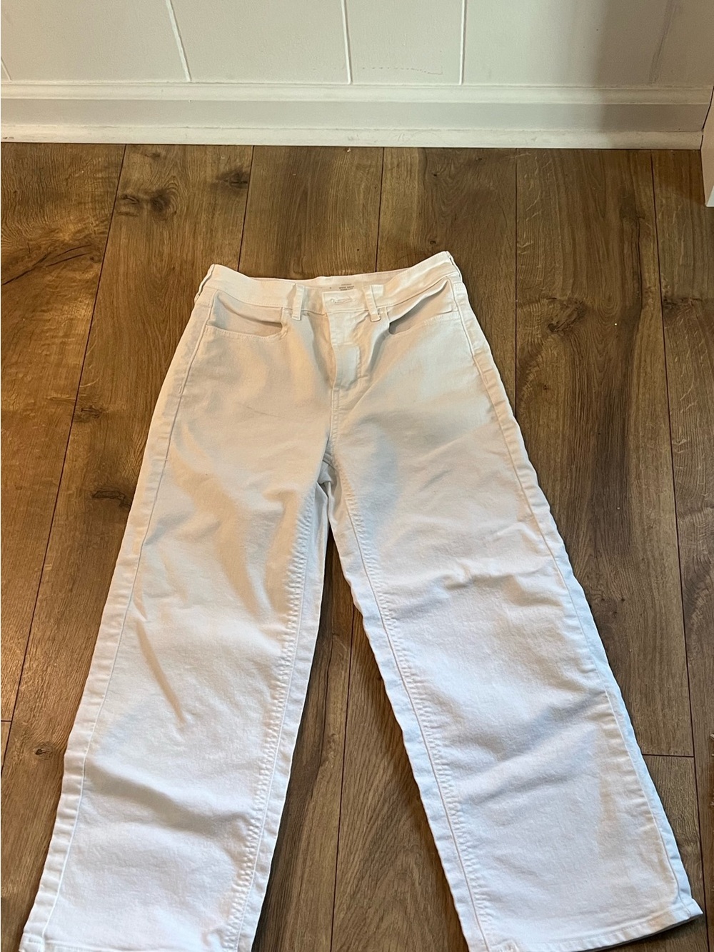 Old Navy White Women’s Straight-Leg Jeans